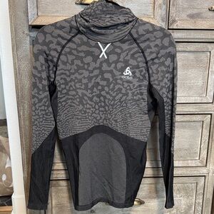 Odlo Black and Gray Patterned Long Sleeve Top